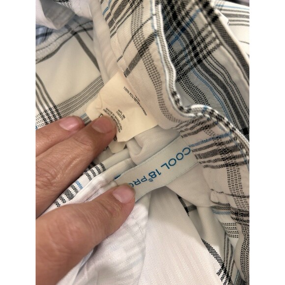 Haggar Cool 18 Pro Size 40 Men's Plaid Polyester Golf Shorts White Black Royal - Picture 2 of 5
